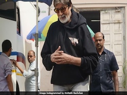 Amitabh Bachchan In Pain Because Of Heavy <i>Thugs Of Hindostan</i> Costumes, Says Wife Jaya Amitabh Bachchan In Pain Because Of Heavy <i>Thugs Of Hindostan</i> Costumes, Says Wife Jaya