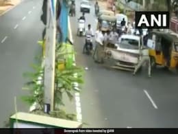 Watch: 'Drunk' Driver Runs Over Cop Who Tried To Stop Him In Andhra Pradesh Watch: 'Drunk' Driver Runs Over Cop Who Tried To Stop Him In Andhra Pradesh