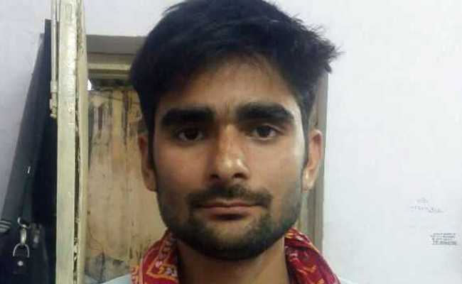 दोस्त का मजाक महंगा पड़ा : शरीर में कम्प्रेशर से भर दी हवा, मजदूर की मौत