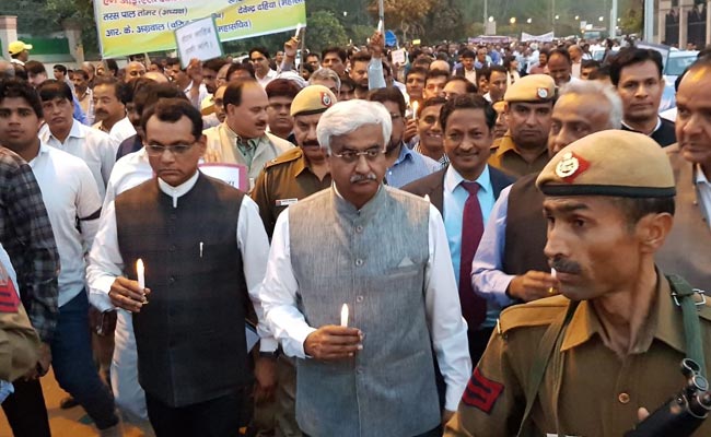 सीएम केजरीवाल और 'आप' विधायकों पर केस करने वाले दिल्ली के मुख्य सचिव का तबादला