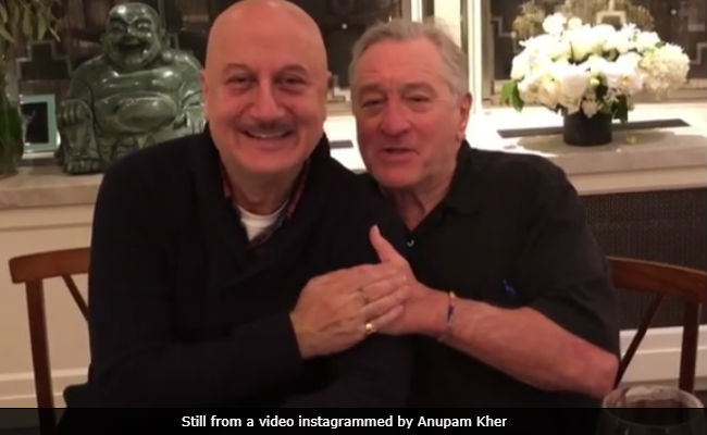 Robert De Niro Sings At Anupam Kher's Surprise Birthday Party He Hosted