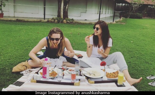 Anushka Sharma's 'Pizza On The Grass' Pic Is Setting Major Picnic Goals