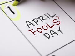 April Fool's Day: WhatsApp और  Facebook पर लगाएं ये शानदार स्टटेस