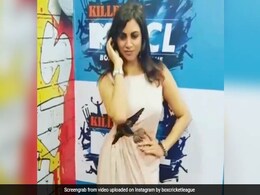 ‘मेरे रश्के कमर’ पर ऐसे झूमकर नाचीं आवाम की चहेती अर्शी खान, फैन्स हो गए दीवाने- देखें Video ‘मेरे रश्के कमर’ पर ऐसे झूमकर नाचीं आवाम की चहेती अर्शी खान, फैन्स हो गए दीवाने- देखें Video