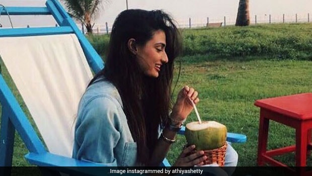 Athiya Shetty Is Ringing In Summers With The King Of Fruits: 3 Ways To Enjoy It Best