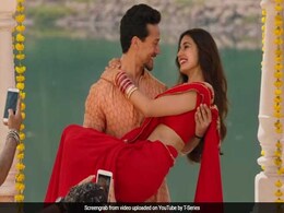 VIDEO: टाइगर श्रॉफ की दुल्हन बनीं दिशा पटानी, रिलीज हुआ 'बागी 2' का नया गाना VIDEO: टाइगर श्रॉफ की दुल्हन बनीं दिशा पटानी, रिलीज हुआ 'बागी 2' का नया गाना