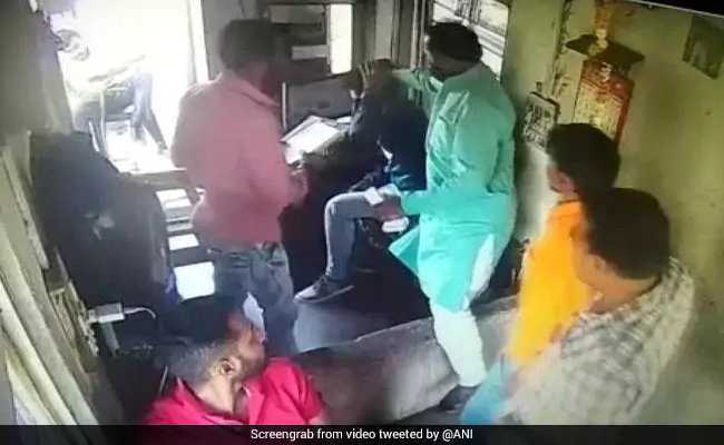 राजस्थान : बीजेपी विधायक ने टोल प्लाजा कर्मचारी को पीटा, वीडियो वायरल