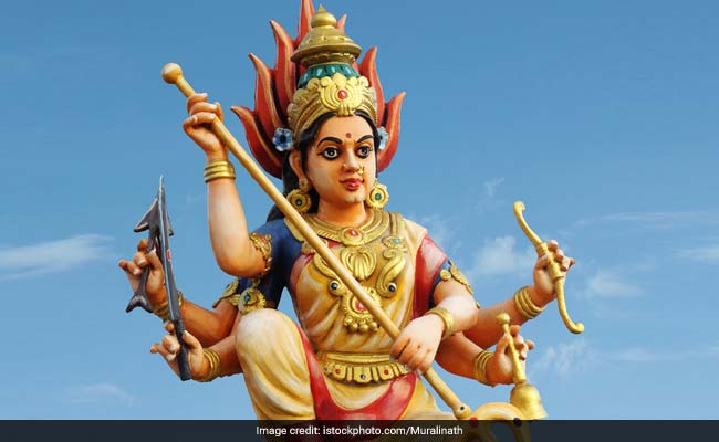 Sheetala Ashtami 2025: शीतला अष्टमी पर करें ये 3 काम, मिलेगा माता का आशीर्वाद, घर आएगी खुशहाली Sheetala Ashtami 2025: शीतला अष्टमी पर करें ये 3 काम, मिलेगा माता का आशीर्वाद, घर आएगी खुशहाली