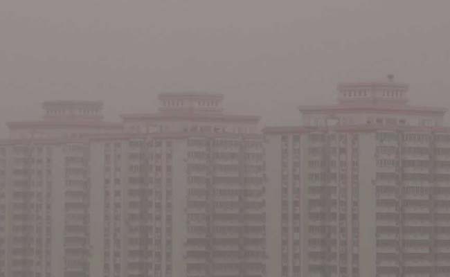 Beijing Chokes In Heavy Dust As Sandstorm Blows In