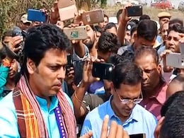 विवादास्पद बयानों के लिए त्रिपुरा के सीएम बिप्लब देब को पीएम मोदी ने किया तलब विवादास्पद बयानों के लिए त्रिपुरा के सीएम बिप्लब देब को पीएम मोदी ने किया तलब