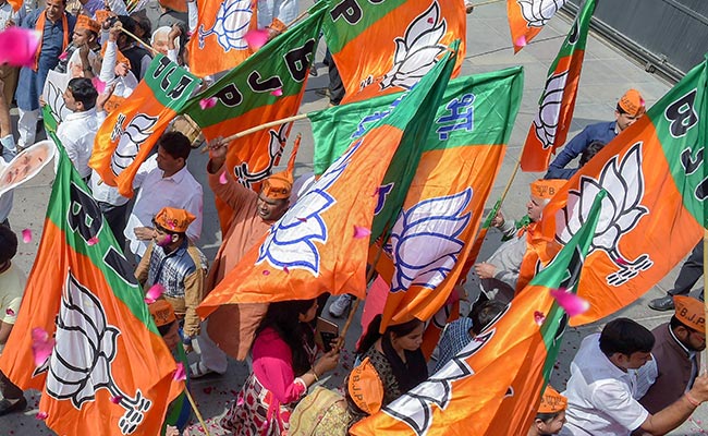Loksabha Election के पहले जगदलपुर की महापौर सहित कई बड़े नेताओं ने छोड़ी कांग्रेस पार्टी, थामा BJP का दामन 