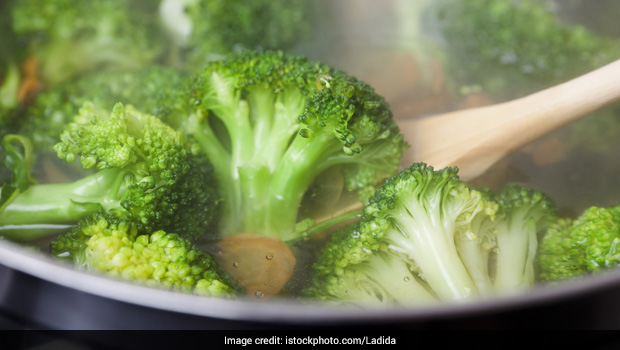 Boiling Vegetables Is Not Very Healthy- Here's The Best Way To Cook Them!