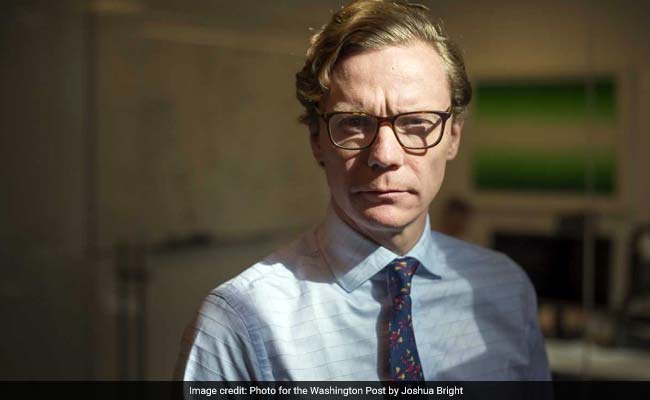 Suspended Cambridge Analytica CEO To Appear Before UK Parliamentary Committee