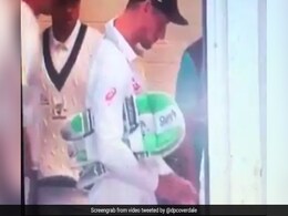क्या ऐशेज में भी ऑस्ट्रेलिया ने की थी बॉल टैंपरिंग? सोशल मीडिया पर वायरल हुआ वीडियो क्या ऐशेज में भी ऑस्ट्रेलिया ने की थी बॉल टैंपरिंग? सोशल मीडिया पर वायरल हुआ वीडियो