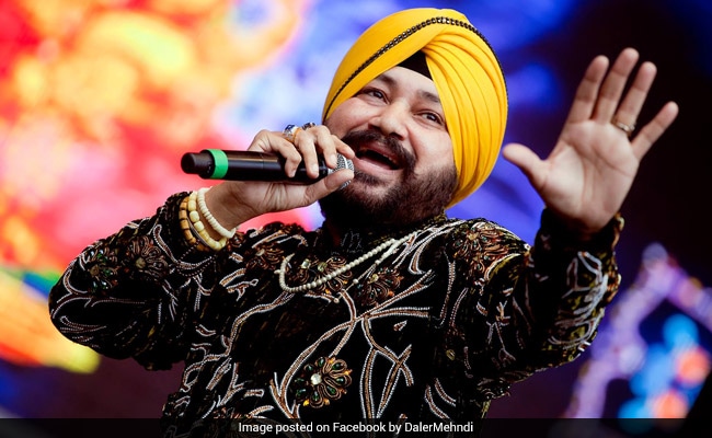 Daler Mehndi spotted with his family at the Mumbai airport Photo