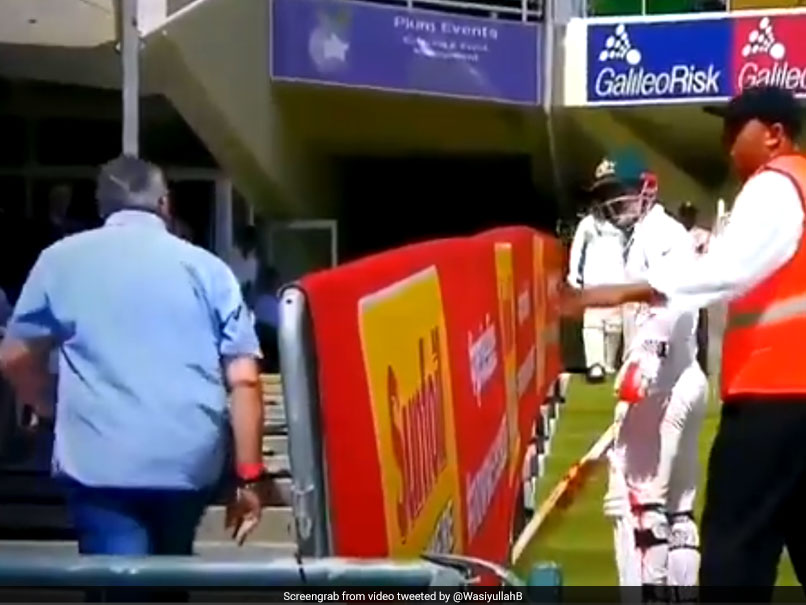 Watch How David Warner Gets Abused By South African Fan After Getting Out