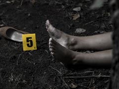 जंगल में सेक्स कर रहे निर्वस्त्र जोड़े को तांत्रिक ने सुपर ग्लू डालकर मार डाला: पुलिस