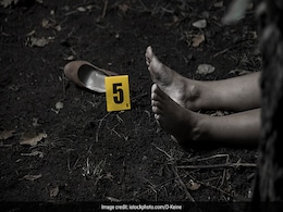 जंगल में सेक्स कर रहे निर्वस्त्र जोड़े को तांत्रिक ने सुपर ग्लू डालकर मार डाला: पुलिस जंगल में सेक्स कर रहे निर्वस्त्र जोड़े को तांत्रिक ने सुपर ग्लू डालकर मार डाला: पुलिस