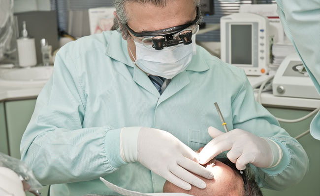 Man In US Goes To Dentist To Get Tooth Filled, Inhales Drill Bit Into Lung