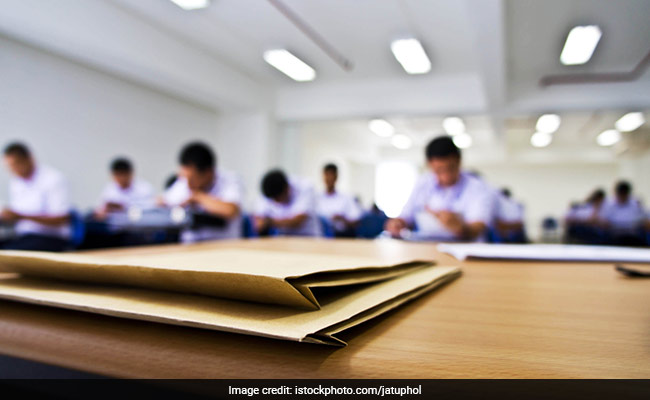 हरियाणा कर्मचारी चयन आयोग की एक परीक्षा में पूछे गए सवाल पर हुआ बवाल