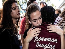 Play Dead If He Shoots: Mom Tells Daughter During Florida School Shooting, Reveals 911 Call Play Dead If He Shoots: Mom Tells Daughter During Florida School Shooting, Reveals 911 Call