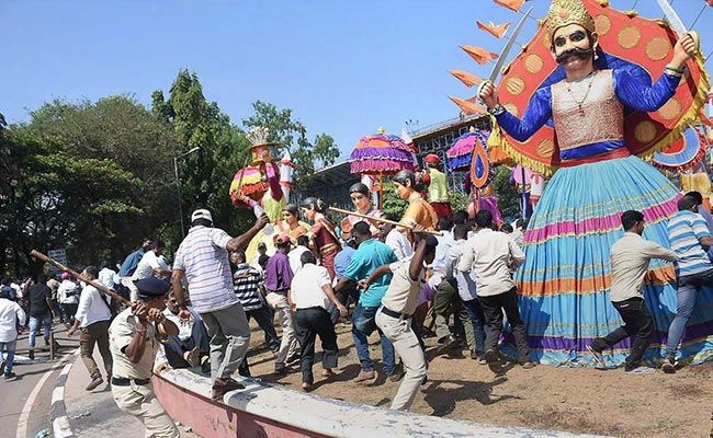 Traffic Jams, Violence In Panaji As Protesters Oppose Mining Ban