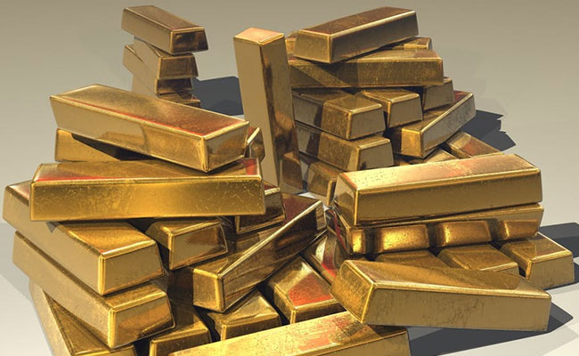 Gold Prices Dip On Low Demand, Global Cues