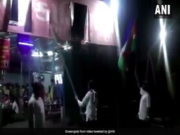 MNS Workers Target Gujarati Signboards At Shops In Thane MNS Workers Target Gujarati Signboards At Shops In Thane