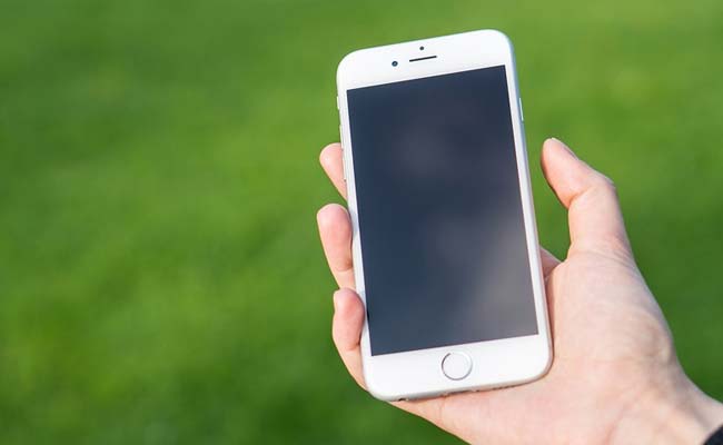 आखिर 2 साल के बच्चे ने ऐसा क्या कर दिया कि 47 साल के लिए iPhone हो गया लॉक