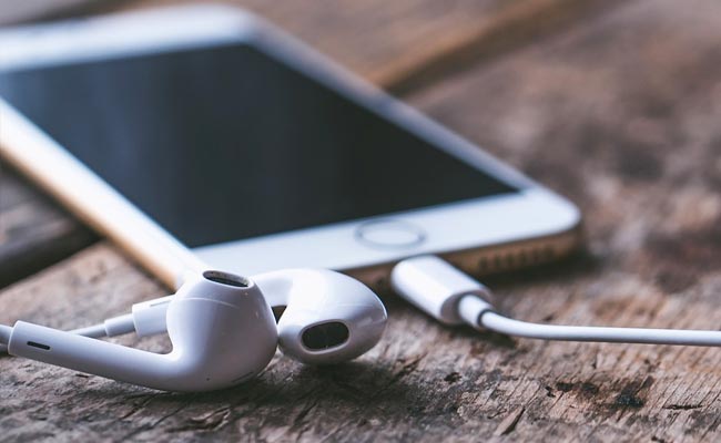 Why Apple Is Stuck 3 Years In The Past In India