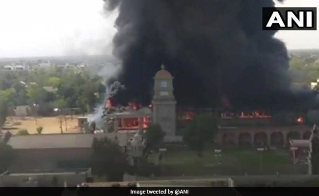 Major Fire Breaks Out At Wedding Hall In Jaipur