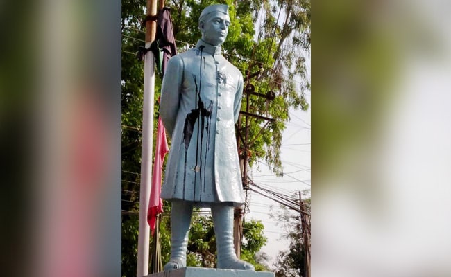 Jawaharlal Nehru's Statue Found Blackened In West Bengal, Probe Ordered