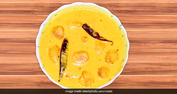 Aamras Kadhi Recipe: अगली बार जब कढ़ी खाने का मन हो तो एक बार जरूर ट्राई करके देखें आमरस कढ़ी