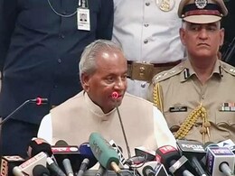 अयोध्या में विवादित ढांचा ढहाए जाने के मामले में यूपी के पूर्व CM कल्याण सिंह को जारी हुआ समन अयोध्या में विवादित ढांचा ढहाए जाने के मामले में यूपी के पूर्व CM कल्याण सिंह को जारी हुआ समन