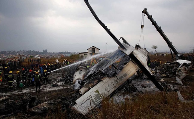 Pilot Smoking In Cockpit Caused Nepal US-Bangla Plane Crash - कॉकपिट में  सिगरेट पी रहा था पायलट, इस वजह से क्रैश हुआ यूएस-बांग्‍ला विमान, मारे गए थे  51 लोग