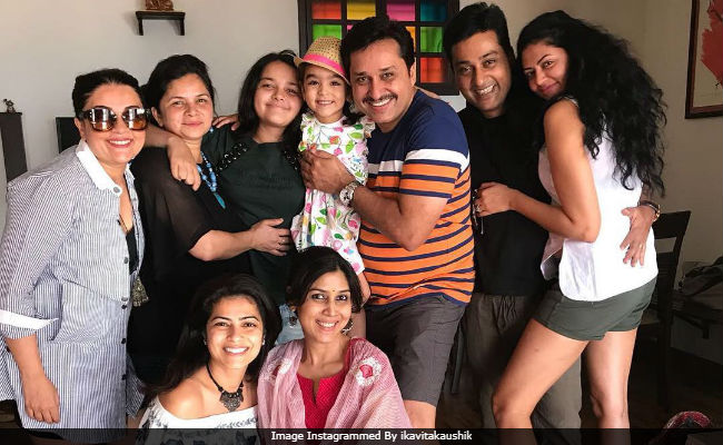 ICYMI: A <i>Kahaani Ghar Ghar Kii</i> Reunion, Featuring Sakshi Tanwar And Her Co-Stars