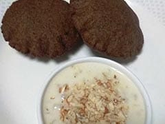 Kuttu aur Singhaare ke Aate ki Poori