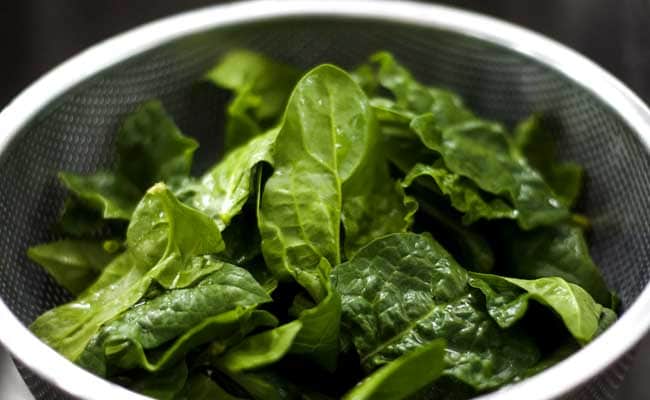 Leafy greens are packed with vitamins, minerals, and antioxidants like vitamin E and carotenoids