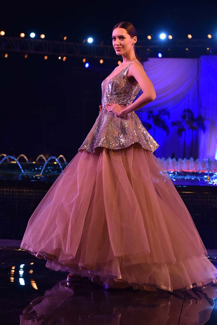 manish malhotra gowns 2018