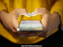 झपट्टा मार चोर छीन ले गए बीजेपी नेता की पत्नी का मोबाइल झपट्टा मार चोर छीन ले गए बीजेपी नेता की पत्नी का मोबाइल