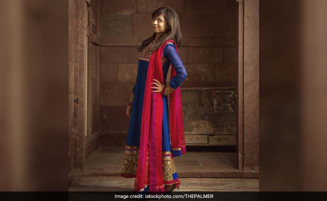 नवरात्रि 2018: लड़कियों के लिए सबसे आसान 7 फैशन टिप्स, इंडियन कपड़ों में दिखा सकते हैं स्टाइलिश