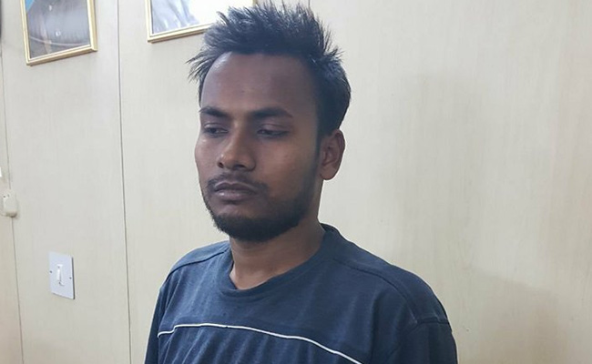 6 नरसंहार और 14 हत्याओं का आरोपी नक्सली कमांडर नोएडा में छिप कर रहा था B.Tech