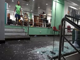 Nidahas Trophy: टूटा मिला बांग्लादेश के ड्रेसिंग रूम का कांच, मैच के बाद ऐसा था माहौल Nidahas Trophy: टूटा मिला बांग्लादेश के ड्रेसिंग रूम का कांच, मैच के बाद ऐसा था माहौल