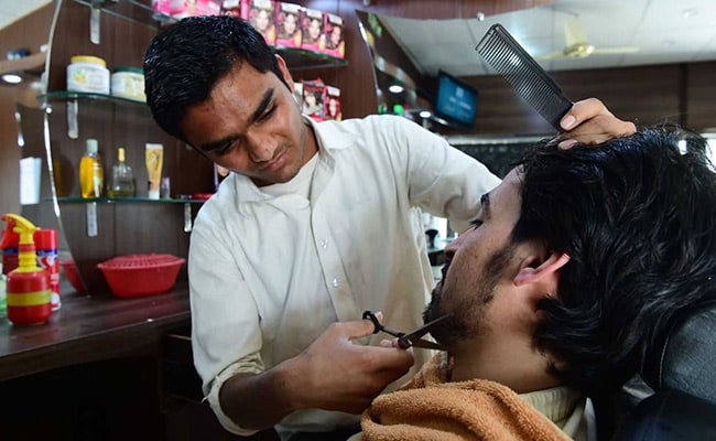 Barbers In Pakistan Province Ban 'Fashionable' Beards