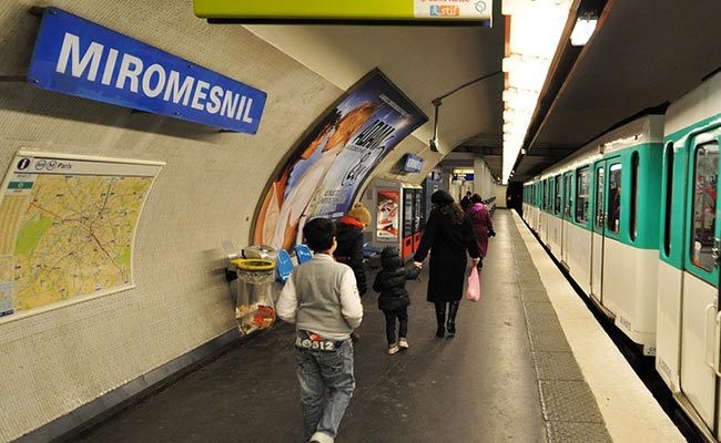 Woman Fined 60 Euros By Paris Metro For Walking The Wrong Way