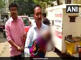 पटना: PMCH ने एंबुलेंस और स्ट्रेचर देने से किया मना, गोद में बच्चा ले जाने को मजबूर हुए परिजन पटना: PMCH ने एंबुलेंस और स्ट्रेचर देने से किया मना, गोद में बच्चा ले जाने को मजबूर हुए परिजन