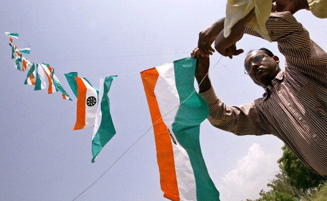 At 10:50 am Every Day, A Bengal Village Stands Still For 52 Seconds