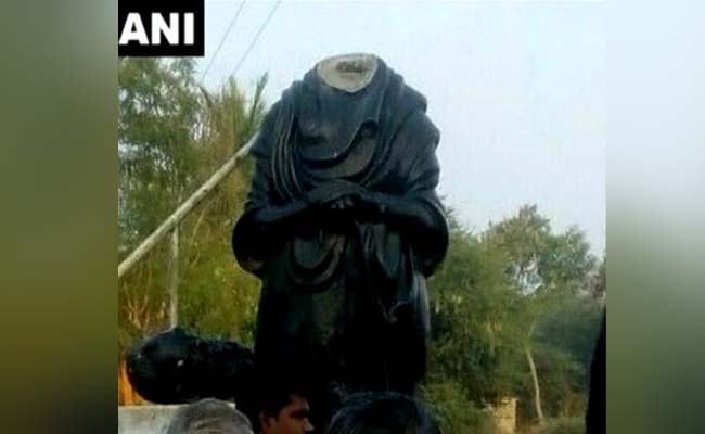 CRPF Jawan Arrested For Vandalising Periyar Statue, Blames Drunk Stupor