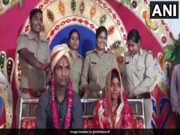 In Uttar Pradesh, Wedding In A Police Station As Cops Play Cupid For This Couple In Uttar Pradesh, Wedding In A Police Station As Cops Play Cupid For This Couple