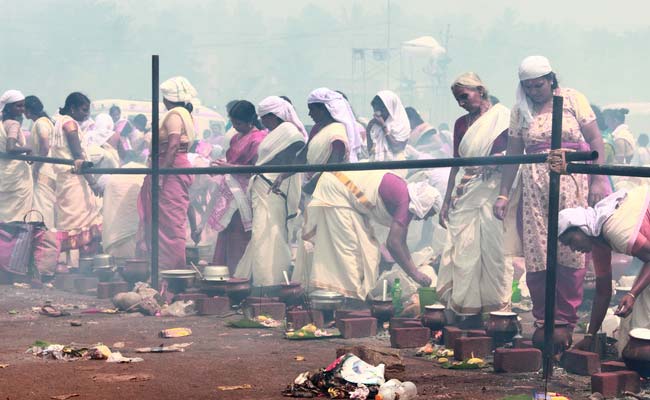 अट्टकल पोंगल त्यौहार हुआ खत्म, लाखों महिलाओं ने चढ़ाया पोंगल